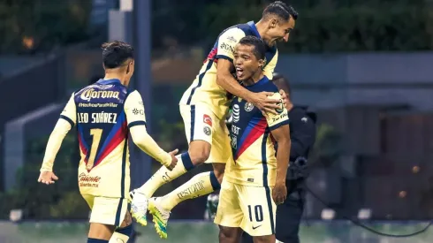 Giovani Dos Santos se vistió de héroe con su gol ante Chivas