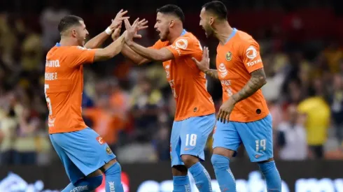 América festejando un gol ante Tigres.