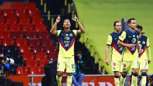 Giovani Dos Santos festejando anotación en el Clásico Nacional. (Vía:Jammedia)