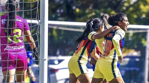 Casandra Cuevas celebró eufóricamente el gol en el clásico.