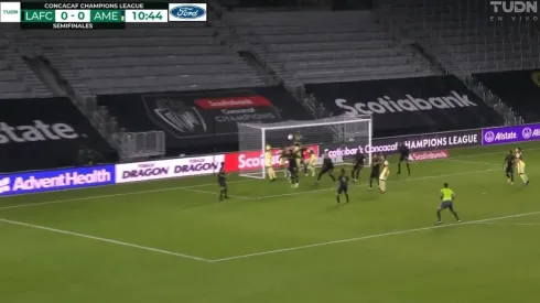 Video: Seba Cáceres le da el primero al América.