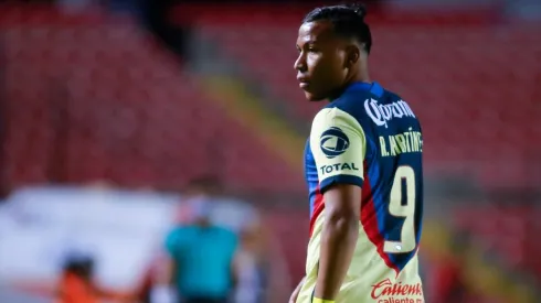 Roger tendrá que convencer a Solari para seguir.