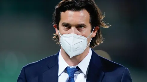 Santiago Solari platicó con la prensa en conferencia.