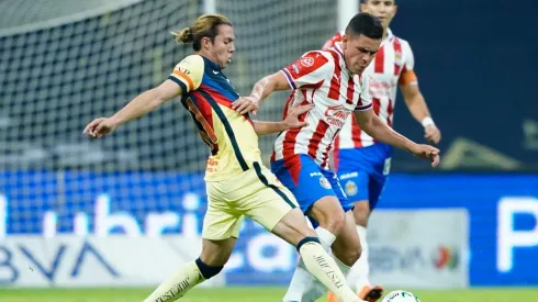 Córdova causa baja en el Tri y es duda para el Clásico