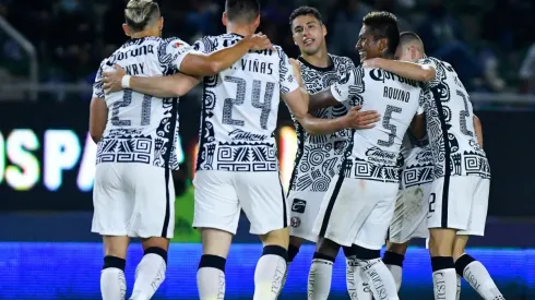 América celebra el autogol de Ortiz.