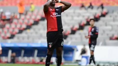 Renato Ibarra con el Atlas