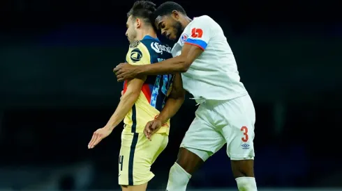 Benedetti recibió un fuerte golpe en la cabeza que no pasó a mayores.