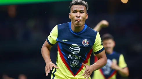 Roger Martínez podría traerle problemas a Boca Juniors por su forma de buscarlo.