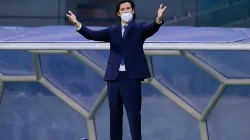 La directiva quiere mantenerle el plantel a Solari.