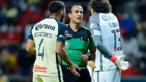 América le pedirá a la Comisión de Arbitraje que le quiten la sanción a Sebastián Cáceres.