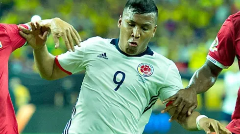 Roger Martínez con poca participación en Colombia.