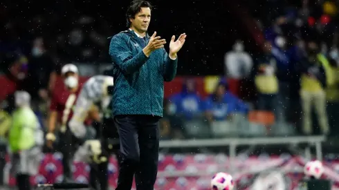 Solari fue reconocido como el mejor DT de la Liga en octubre.