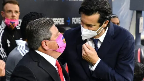 Herrera le apuntó, nuevamente, a Solari.