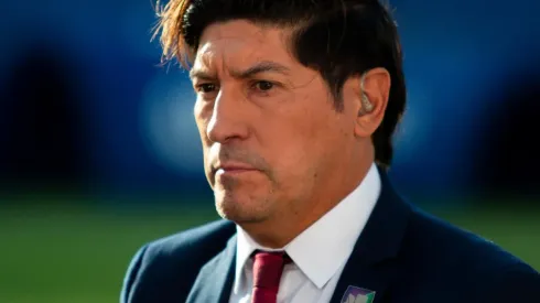 De chileno a chileno. Zamorano habló de Valdés.