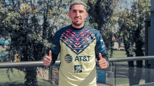 Diego Valdés ya portó los colores azulcremas.