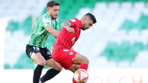 Corona ya sumó minutos con Sevilla.