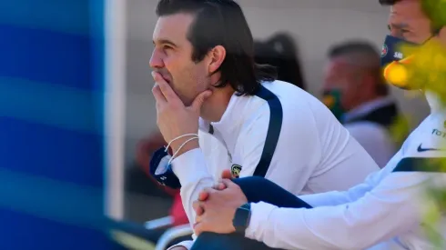 Santiago Solari revuelve en Coapa para encontrarle una solución al puesto de extremo por derecha.