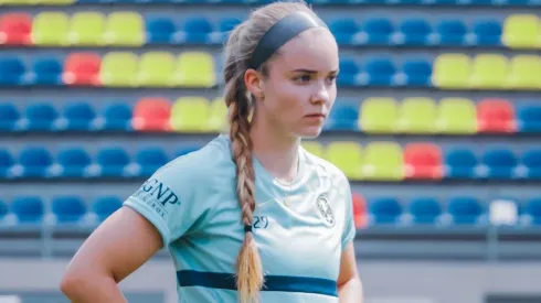 Andrea Hauksdóttir en un entrenamiento con el Club América Femenil