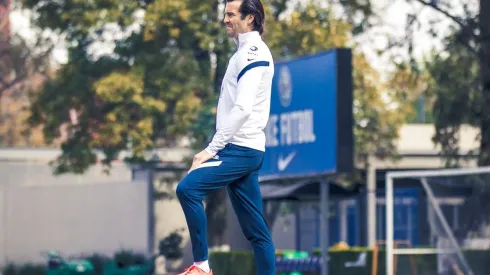 Santiago Solari, en Coapa, cada vez más solo.