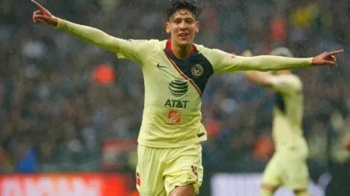 Edson Álvarez, en breve, podría vestir la playera del Manchester United.