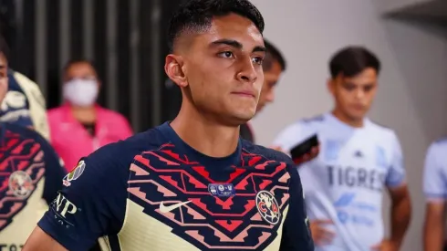 Santiago Naveda salió lesionado del México vs. Ghana.