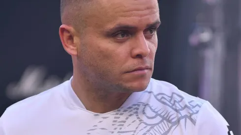 Jonathan Rodríguez ni jugó y ya recibió críticas.