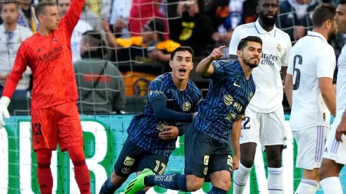 Henry adelantó a América.