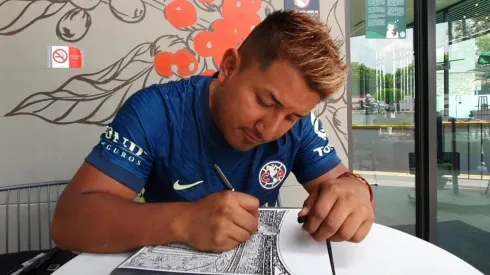 Elías Cruz expresa sobre papel su amor por América.