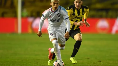 Un jugador parece lamentarse de no haber llegado al América.