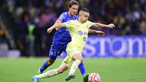 Álvaro Fidalgo hizo lo que quiso con Sebastián Córdova.