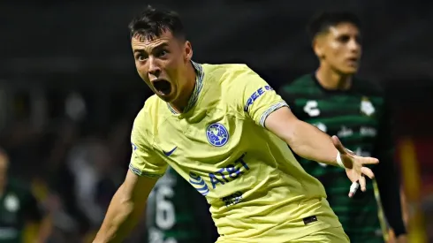 Viñas convirtió un gol de oro puro.