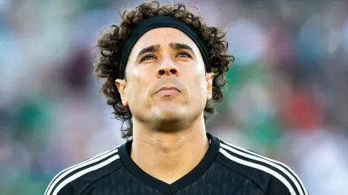 Guillermo Ochoa fue destacado por la Ligue 1.