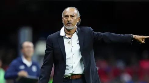 Raúl Gutiérrez y otro dardo a América.