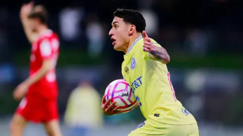 Alex Zendejas marcó un gran gol para despertar al América.