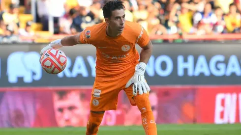 Óscar Jiménez definirá su futuro en el club en estos días.