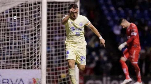 Federico Viñas seguirá en América este semestre.