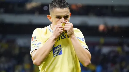 Álvaro Fidalgo confesó su sentir por los colores azulcremas.