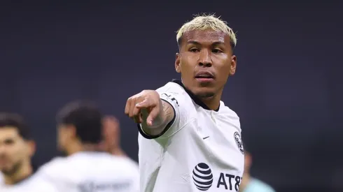 Roger Martínez decepcionó en América.