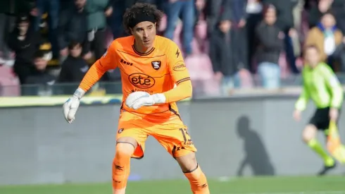 Ochoa viene en plena levantada en Salernitana.