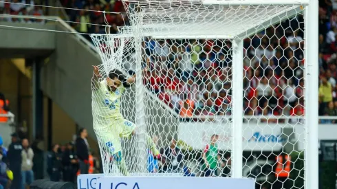 Henry Martín sorprendió a todos con el festejo.