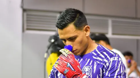 Sebastián Vegas ayudó a Luis Malagón a detener el penalti