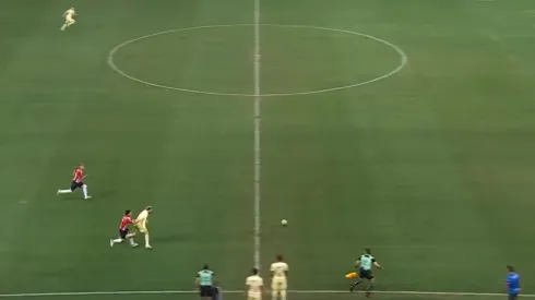 Esta fue una de las jugadas polémicas en favor de Chivas.