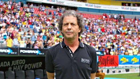 Junto a un niño, Daniel Brailovsky se burló de Chivas y reafirmó su amor por América