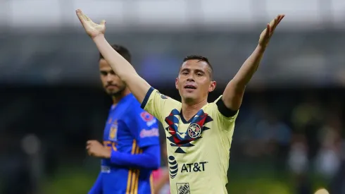 El baile de Paul Aguilar frente a Chivas