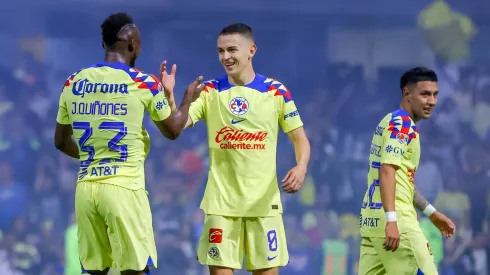 Ciudad de México, 15 de julio de 2023. Julián Quiñones y Álvaro Fidalgo en festejo de gol, durante el partido de la jornada 3 del torneo Apertura 2023 de la Liga BBVA MX, entre las Águilas del América y el Club Puebla, celebrado en el Estadio Azteca. Foto: Imago7/ Eloisa Sánchez