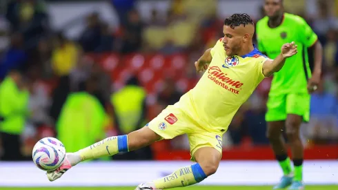 El mexicano está levando la mano nuevamente.