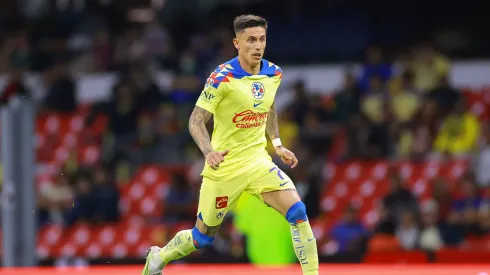 El uruguayo ingresó de buena forma al terreno de juego.