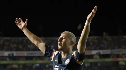 Guido Rodríguez posó con una playera icónica de América