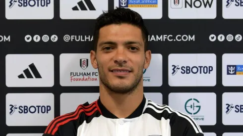 Raúl Jiménez es titular en el inicio de la Premier League