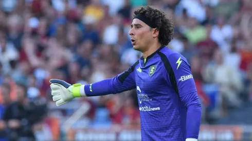 Guillermo Ochoa fue la gran figura en el empate de Salernitana ante Roma